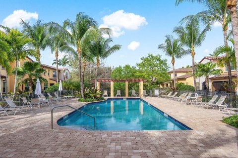 Touwnhouse à vendre à Palm Beach Gardens, Floride: 3 chambres, 159.61 m2 № 1050163 - photo 1