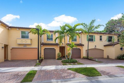 Townhouse in Palm Beach Gardens, Florida 3 bedrooms, 159.61 sq.m. № 1050163 - photo 25