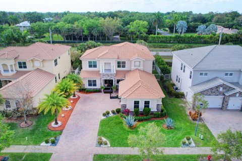 Villa ou maison à vendre à West Palm Beach, Floride: 4 chambres, 362.5 m2 № 1075027 - photo 1