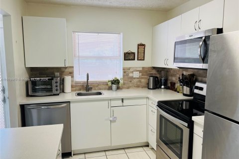 Condominio en venta en Sunrise, Florida, 1 dormitorio, 78.97 m2 № 1240974 - foto 1