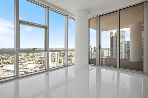 Condominio en venta en Miami, Florida, 1 dormitorio, 94.57 m2 № 1397601 - foto 4