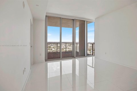 Condominio en venta en Miami, Florida, 1 dormitorio, 94.57 m2 № 1397601 - foto 11