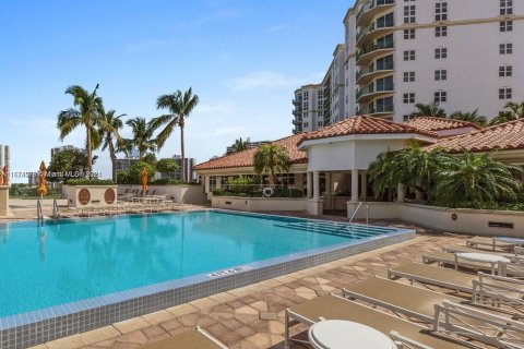 Condo in Aventura, Florida, 2 bedrooms  № 1397706 - photo 4