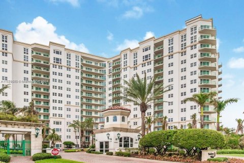 Condo in Aventura, Florida, 2 bedrooms  № 1397706 - photo 1