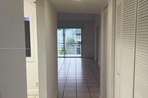 Condominio en alquiler en West Palm Beach, Florida, 2 dormitorios, 77.57 m2 № 1397656 - foto 5