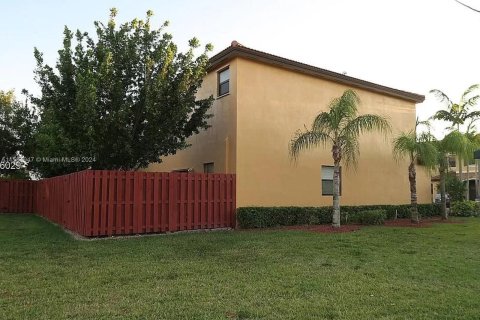 Adosado en venta en Homestead, Florida, 3 dormitorios, 140.19 m2 № 1076651 - foto 4