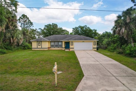 House in North Port, Florida 3 bedrooms, 160.54 sq.m. № 1191824 - photo 1