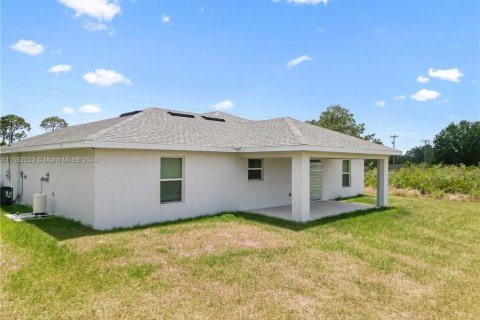 Casa en venta en Lehigh Acres, Florida, 3 dormitorios № 1095943 - foto 13