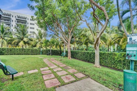 Condominio en venta en North Miami, Florida, 2 dormitorios, 161.93 m2 № 1033187 - foto 6