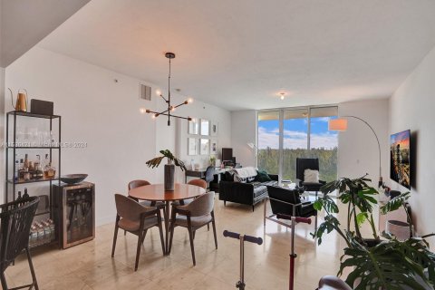 Condominio en venta en North Miami, Florida, 2 dormitorios, 161.93 m2 № 1033187 - foto 19