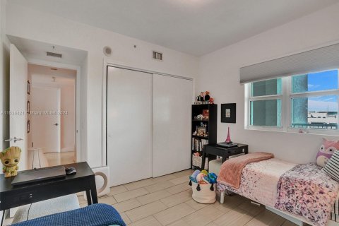 Condominio en venta en North Miami, Florida, 2 dormitorios, 161.93 m2 № 1033187 - foto 16