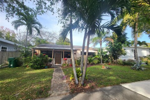 House in Dania Beach, Florida 3 bedrooms, 140.84 sq.m. № 1049319 - photo 5