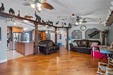 Villa ou maison à vendre à Kissimmee, Floride: 5 chambres, 211.07 m2 № 1251894 - photo 6