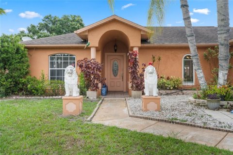 Villa ou maison à vendre à Kissimmee, Floride: 5 chambres, 211.07 m2 № 1251894 - photo 4