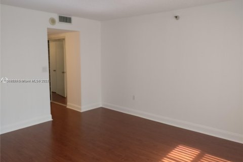 Condo in Aventura, Florida, 1 bedroom  № 1385995 - photo 5