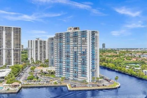 Copropriété à vendre à Aventura, Floride: 1 chambre, 95.97 m2 № 1385995 - photo 1