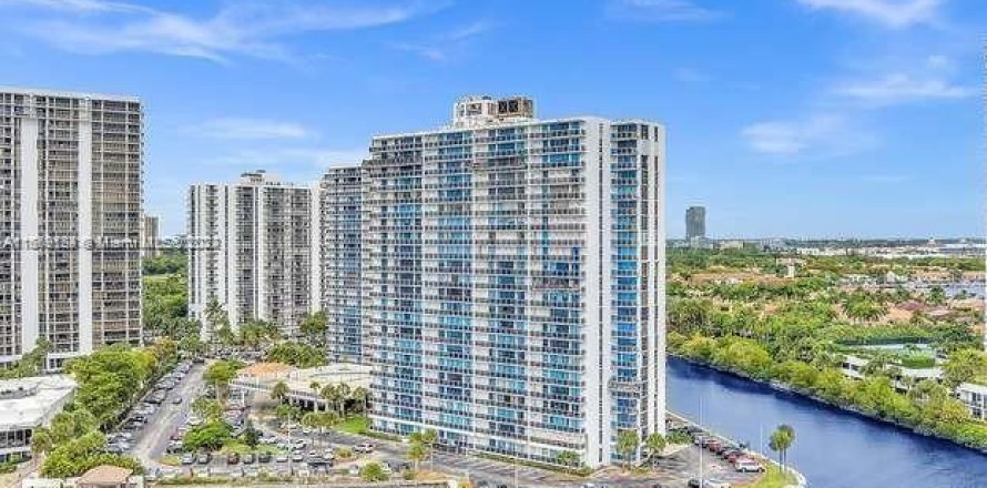 Condominio en Aventura, Florida, 1 dormitorio  № 1385995