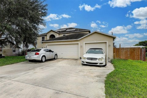 Villa ou maison à vendre à Port St. Lucie, Floride: 4 chambres, 207.08 m2 № 1385947 - photo 3