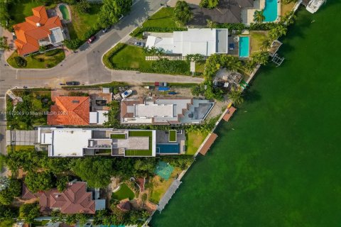 Villa ou maison à vendre à Surfside, Floride: 6 chambres, 696.77 m2 № 1394265 - photo 16