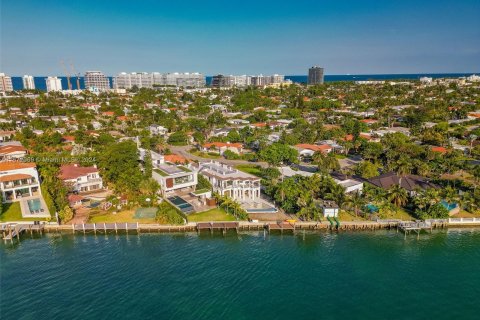 Villa ou maison à vendre à Surfside, Floride: 6 chambres, 696.77 m2 № 1394265 - photo 19