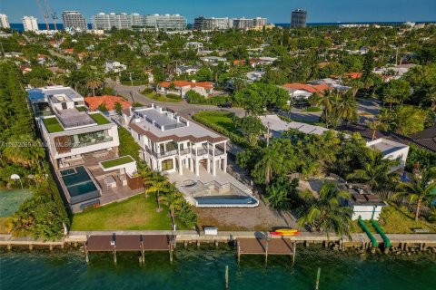 Villa ou maison à vendre à Surfside, Floride: 6 chambres, 696.77 m2 № 1394265 - photo 27