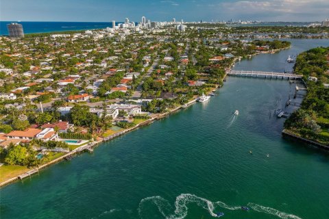 Villa ou maison à vendre à Surfside, Floride: 6 chambres, 696.77 m2 № 1394265 - photo 24