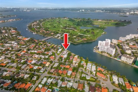 Casa en venta en Surfside, Florida, 6 dormitorios, 696.77 m2 № 1394265 - foto 7