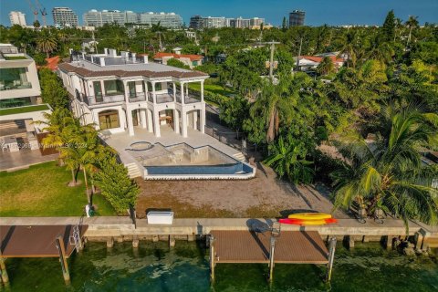 Villa ou maison à vendre à Surfside, Floride: 6 chambres, 696.77 m2 № 1394265 - photo 23