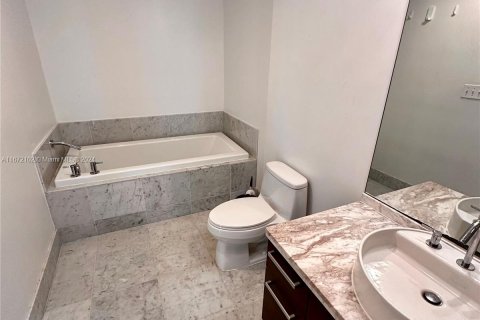 Condo in Miami, Florida, 1 bedroom  № 1394307 - photo 23