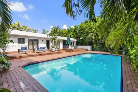 Casa en venta en Miami Beach, Florida, 3 dormitorios, 223.24 m2 № 1394264 - foto 13