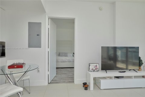 Condominio en venta en Miami, Florida, 2 dormitorios, 103.86 m2 № 1409436 - foto 7