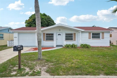 House in Holiday, Florida 2 bedrooms, 97.08 sq.m. № 1377904 - photo 1