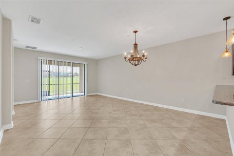 Condo in Davenport, Florida, 2 bedrooms  № 1377868 - photo 13