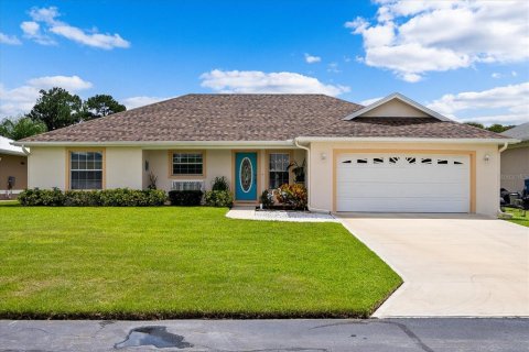 Villa ou maison à vendre à Astor, Floride: 3 chambres, 148.64 m2 № 1353239 - photo 1