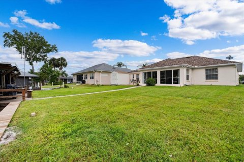 Villa ou maison à vendre à Astor, Floride: 3 chambres, 148.64 m2 № 1353239 - photo 5