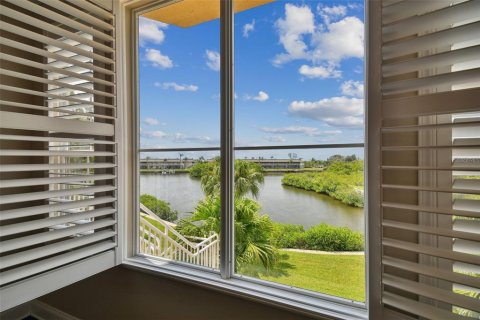 Touwnhouse à vendre à Tampa, Floride: 3 chambres, 235.97 m2 № 1341867 - photo 7