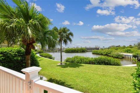 Townhouse in Tampa, Florida 3 bedrooms, 235.97 sq.m. № 1341867 - photo 27