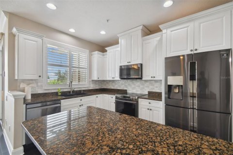 Townhouse in Tampa, Florida 3 bedrooms, 235.97 sq.m. № 1341867 - photo 5