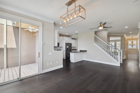 Townhouse in Tampa, Florida 3 bedrooms, 235.97 sq.m. № 1341867 - photo 10