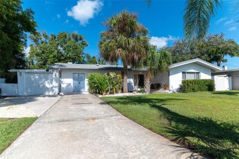 Casa en venta en Belleair Beach, Florida, 3 dormitorios, 131.36 m2 № 1341863 - foto 1