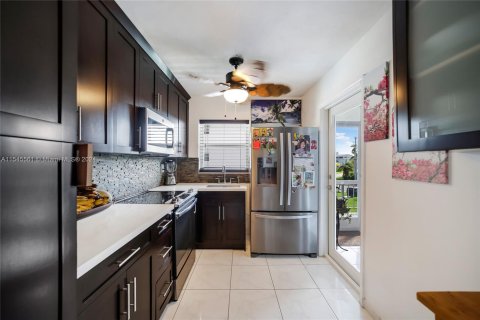 Condominio en venta en Hallandale Beach, Florida, 2 dormitorios, 92.9 m2 № 1049429 - foto 8