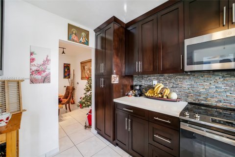 Condominio en venta en Hallandale Beach, Florida, 2 dormitorios, 92.9 m2 № 1049429 - foto 11