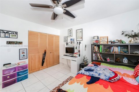 Condominio en venta en Hallandale Beach, Florida, 2 dormitorios, 92.9 m2 № 1049429 - foto 21