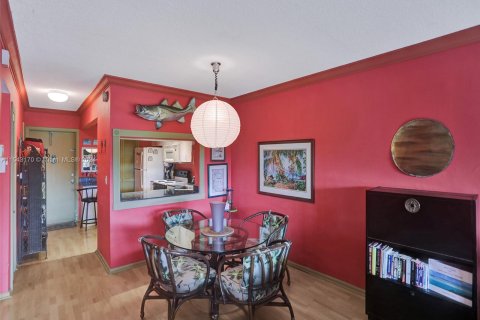 Condominio en venta en Hallandale Beach, Florida, 2 dormitorios, 97.55 m2 № 1045188 - foto 15