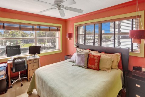 Condominio en venta en Hallandale Beach, Florida, 2 dormitorios, 97.55 m2 № 1045188 - foto 21