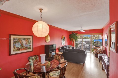 Condominio en venta en Hallandale Beach, Florida, 2 dormitorios, 97.55 m2 № 1045188 - foto 11