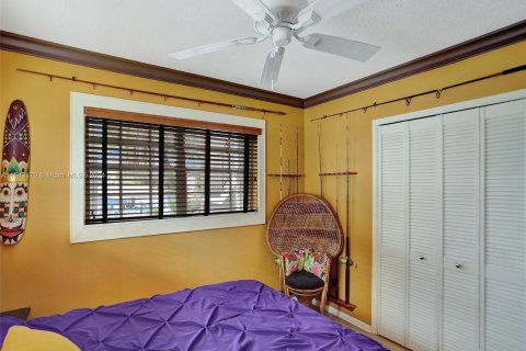 Condo in Hallandale Beach, Florida, 2 bedrooms  № 1045188 - photo 29