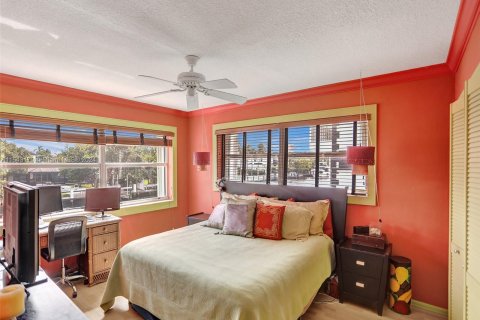 Condo in Hallandale Beach, Florida, 2 bedrooms  № 1045188 - photo 19