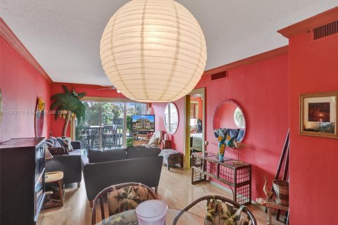 Condominio en venta en Hallandale Beach, Florida, 2 dormitorios, 97.55 m2 № 1045188 - foto 13