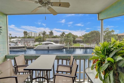 Condominio en venta en Hallandale Beach, Florida, 2 dormitorios, 97.55 m2 № 1045188 - foto 2